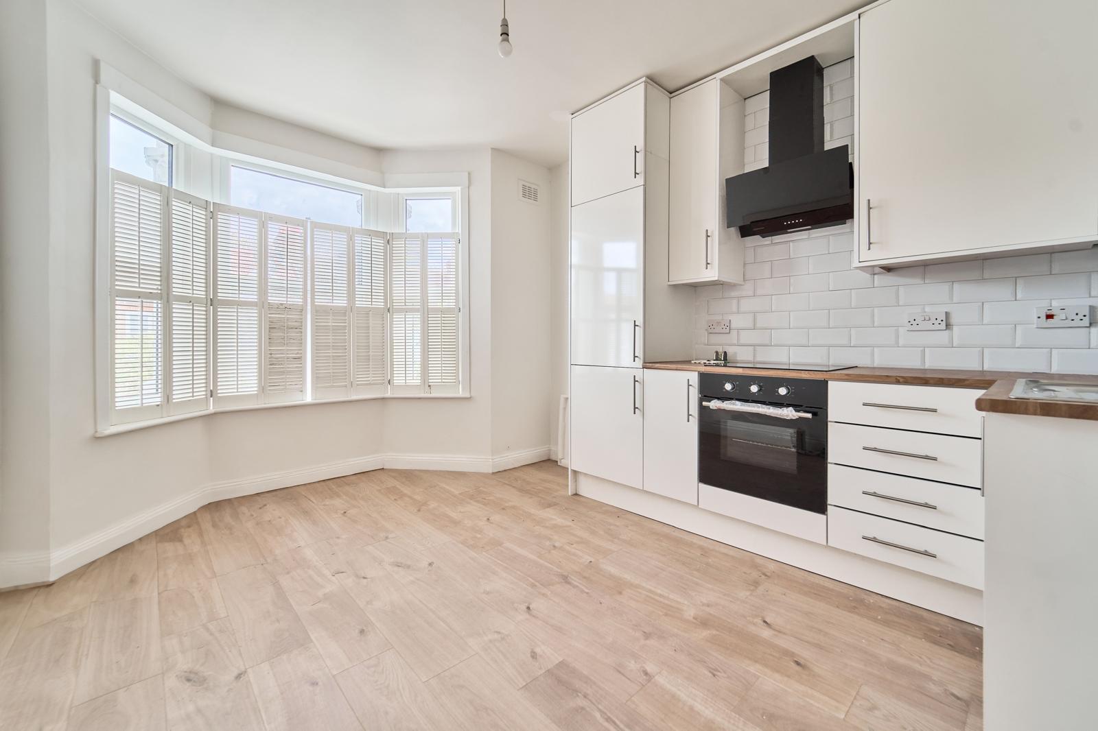 2 bed property in Townsend Road, Southall